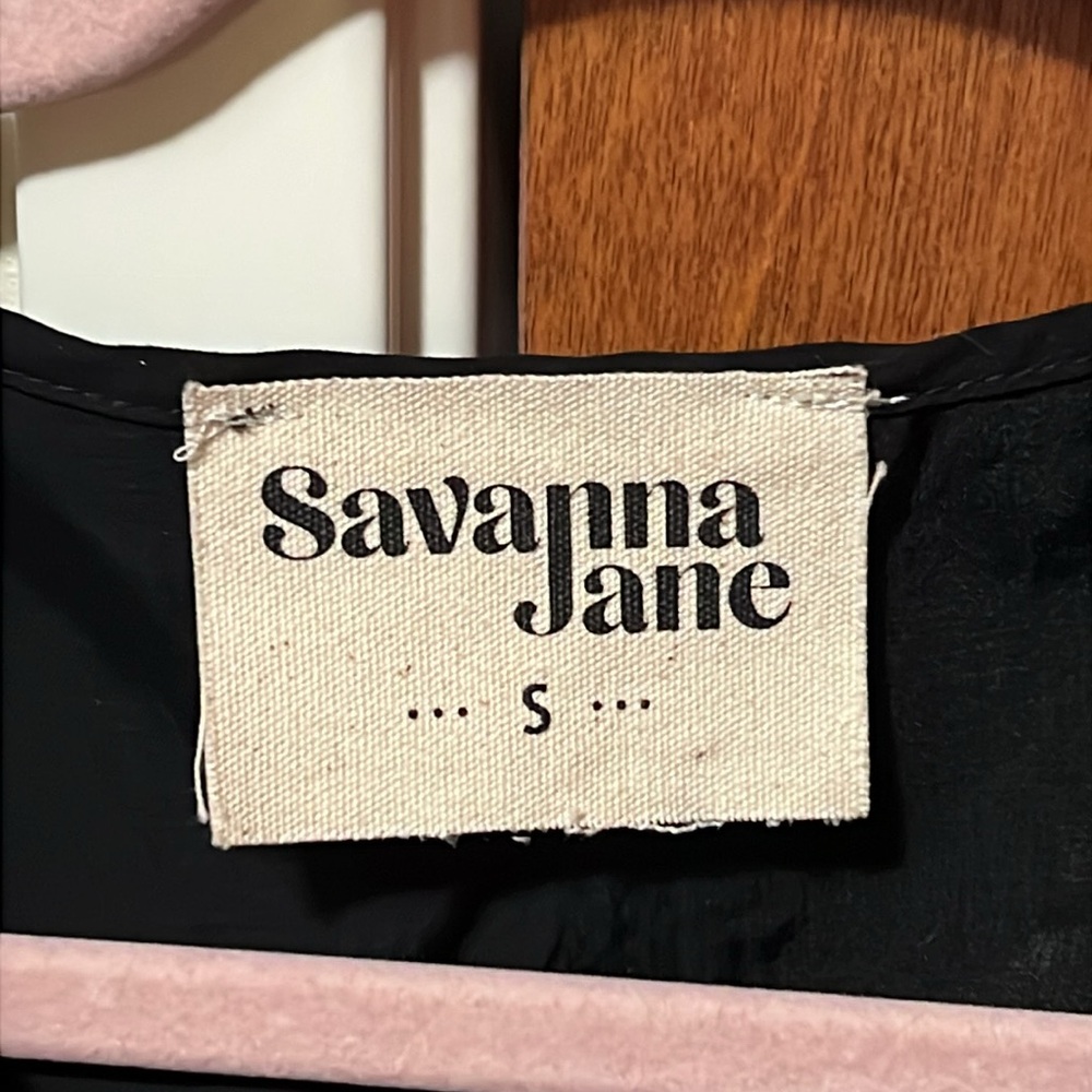 Savanna Jane Black V-Neck Blouse with Multicolor Floral Embroidery - Picture 12 of 12